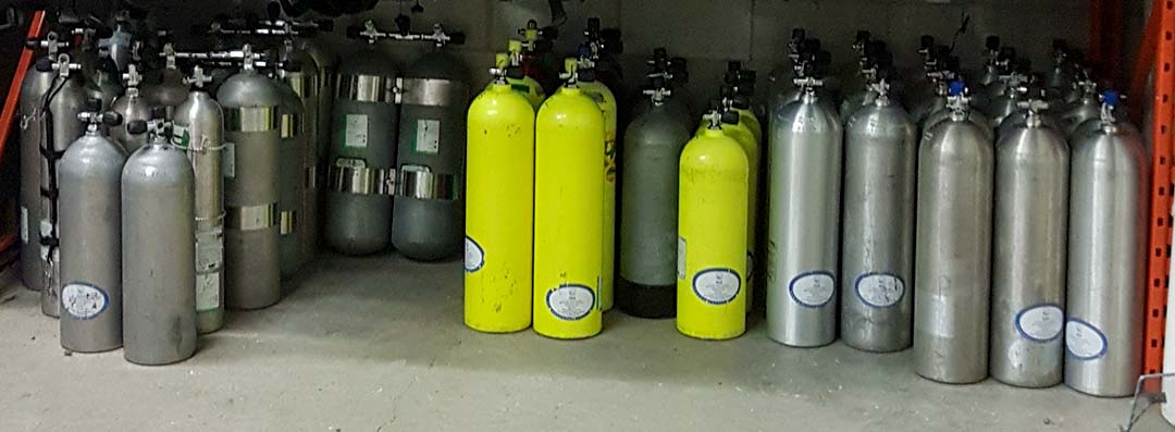 scuba tanks ready for service visual inspection hydrostatic testing